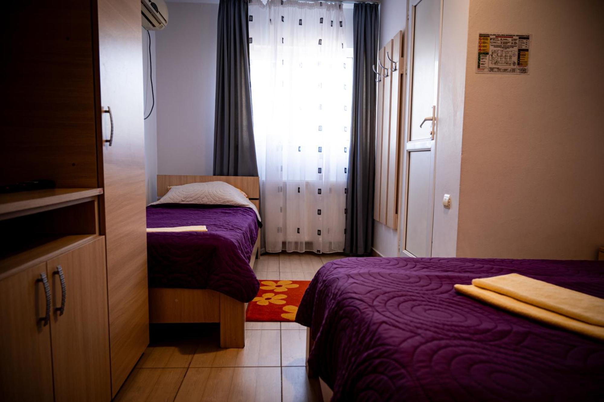 Casa La Dinamo Hotel Două Mai Екстериор снимка