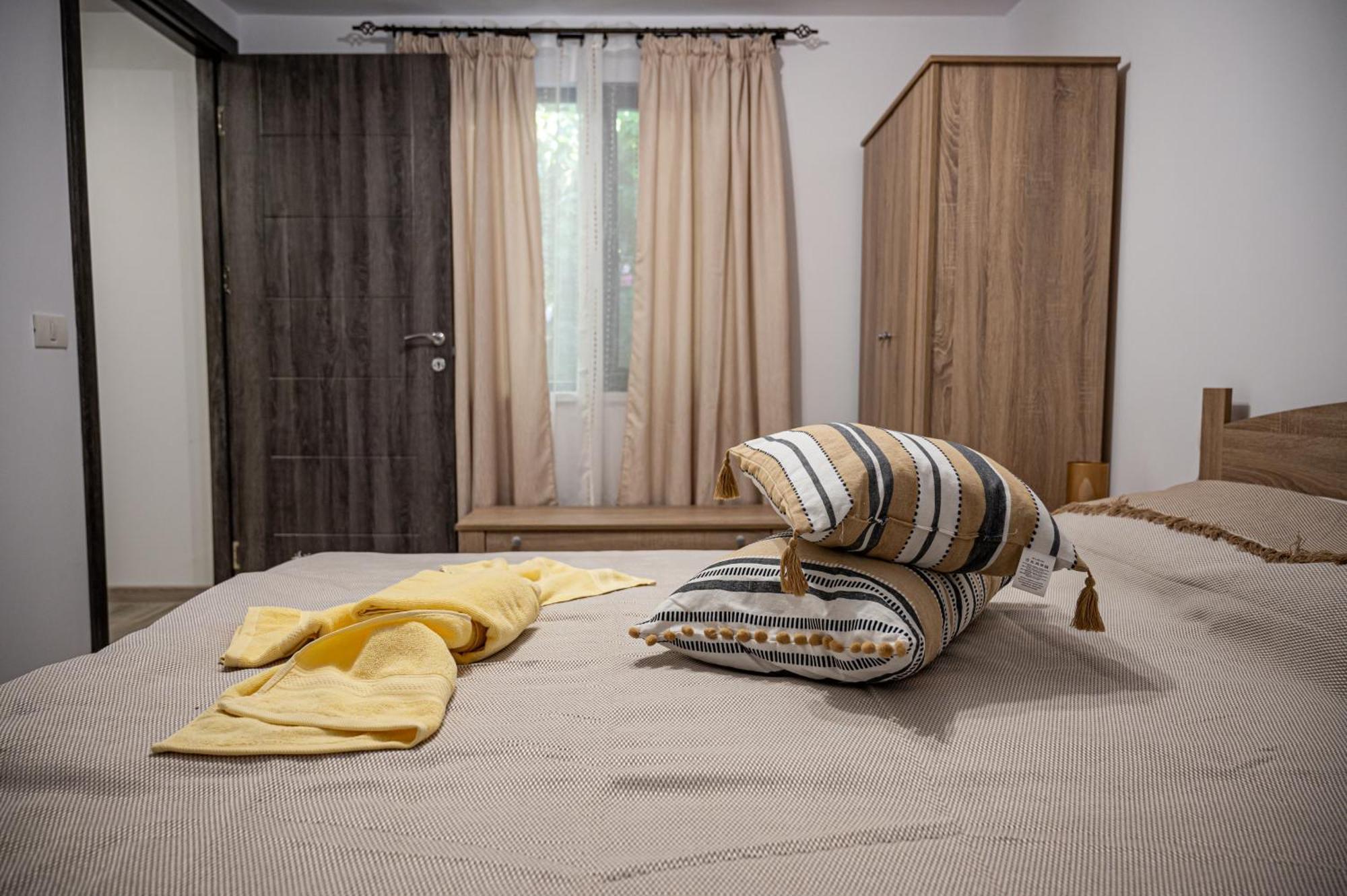 Casa La Dinamo Hotel Două Mai Екстериор снимка