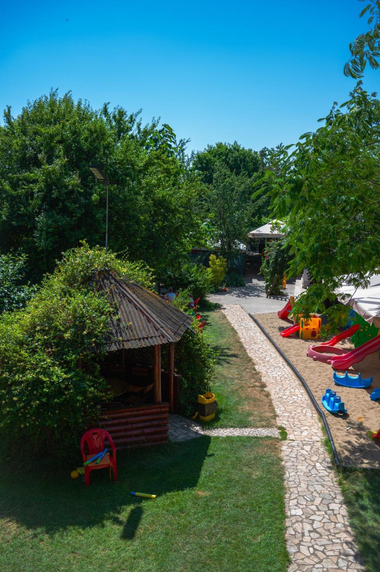 Casa La Dinamo Hotel Două Mai Екстериор снимка