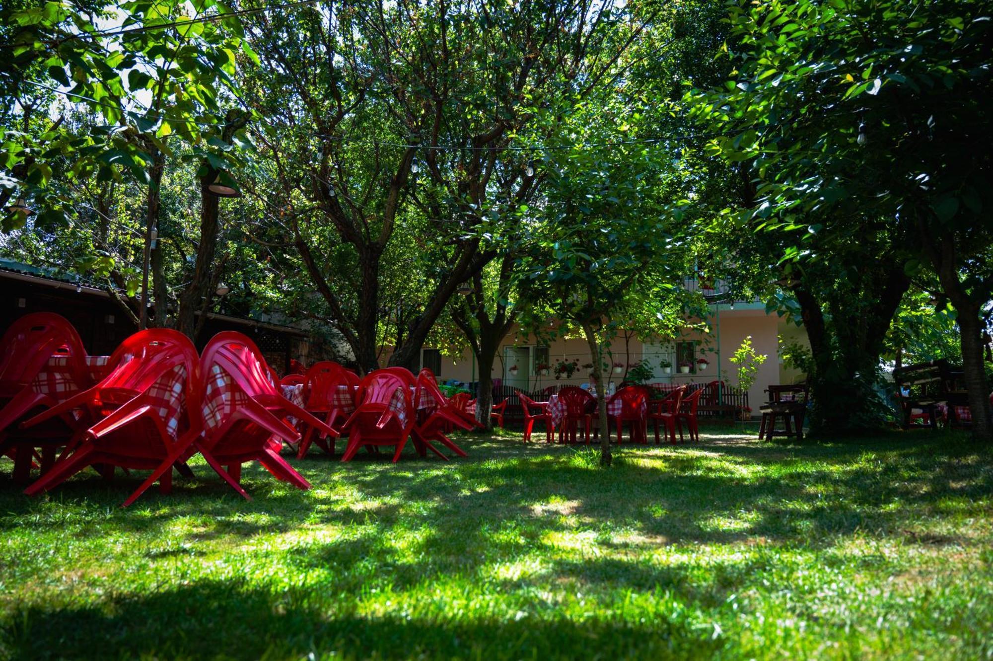 Casa La Dinamo Hotel Două Mai Екстериор снимка